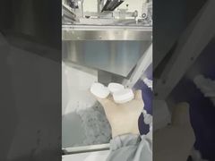 Macchina confezionatrice per il conteggio dei tappi